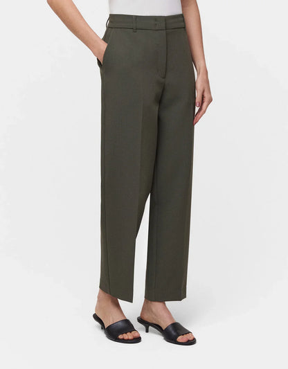 Pantalones ajustados de color verde musgo