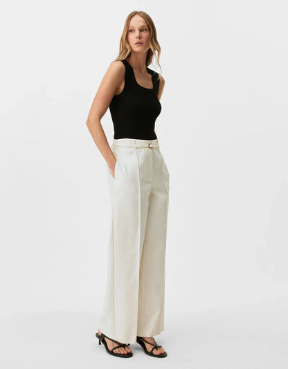 Pantalones de vestir con cinturón