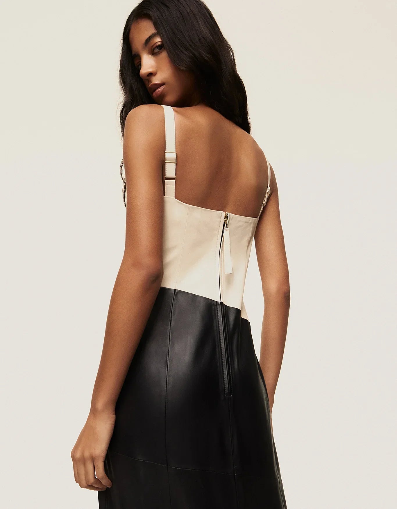 Vestido de cuero bicolor
